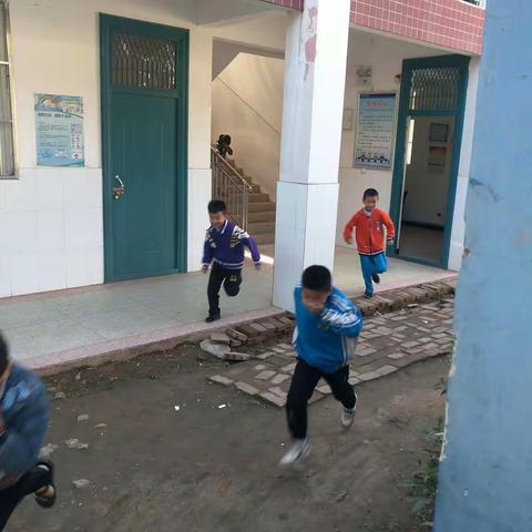 居安思危，防患于未然——竹园小学消防演练活动