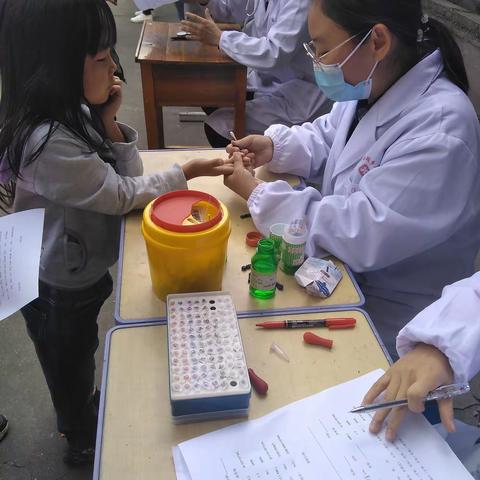 “关注幼儿健康动态，保障儿童健康成长"一一一西湖乡卫生院来我校开展中小学健康体检工作