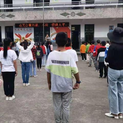 诵千古诗词，扬中华美德一一西湖中心小学扎实推进古诗词每周一诵活动