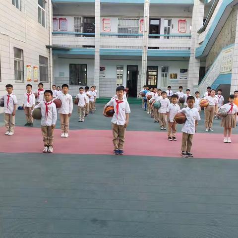 逐梦少年，青春飞扬！人民路小学篮球二班活动纪实