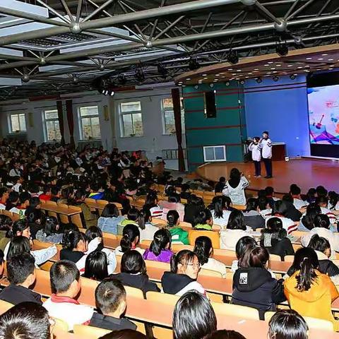 三高中第二届校园文化艺术节——“说说父母的那些事儿”演讲比赛决赛完美落幕！