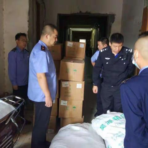 排隐患 保安全  长乐中路市场监管所市警联动查处药品黑库房