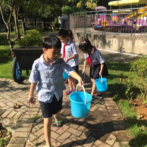        争做新时代好队员             —和平小学227班暑假实践活动