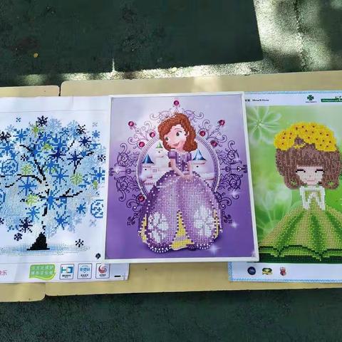偃师市第三实验小学钻石贴画社团        辅导老师：段亚梅    谢培培