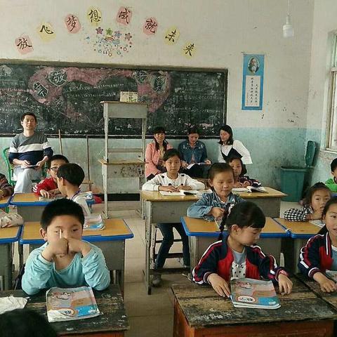 以研促教 提升教师专业水平 新乐小学教研活动