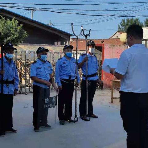 九龙街道邓村小学举行新学期防暴反恐演练