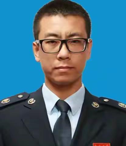 一支粉笔书写无悔人生，三尺讲台尽显良师风采——二连浩特市第一中学教师侯丽霞