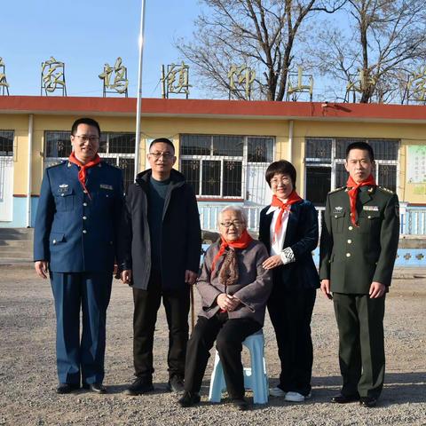 学习雷锋精神，赓续红色血脉——左家坞镇仰山小学三月向时代楷模雷锋同志献礼