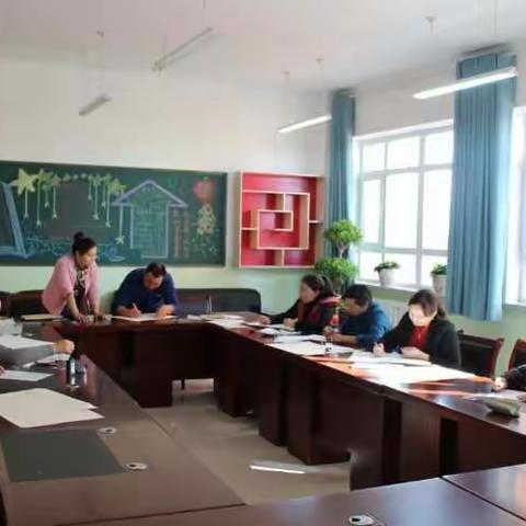 强化能力 提高素质 --哈巴河中学组织教师开展“三笔一画”活动