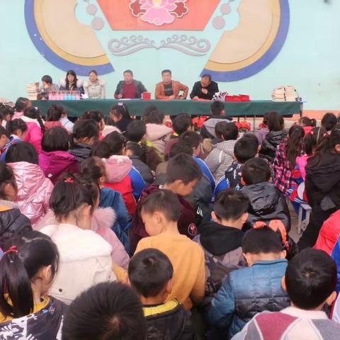 小学子，大未来。奋起开创新精彩！