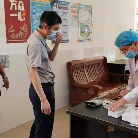 县人民政府副县长何方长到荣邦乡开展调研疫苗接种工作