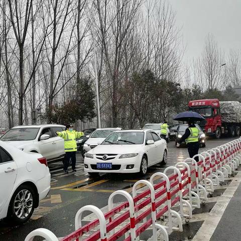 战风雪   抗疫情   保畅通