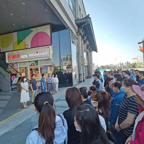 柏树林街道办事处开展精细化管理大擦洗活动