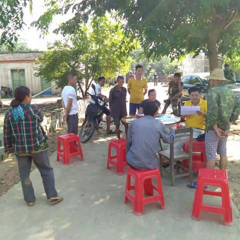 2017年10月26日感城镇驻村工作队和农业服务中心到陀头槟榔村调查2014.15.16年建档立卡户