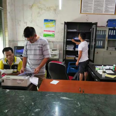 区农林局到新坡镇、龙泉镇畜牧兽医站开展2018年上半年动物卫生监督工作检查