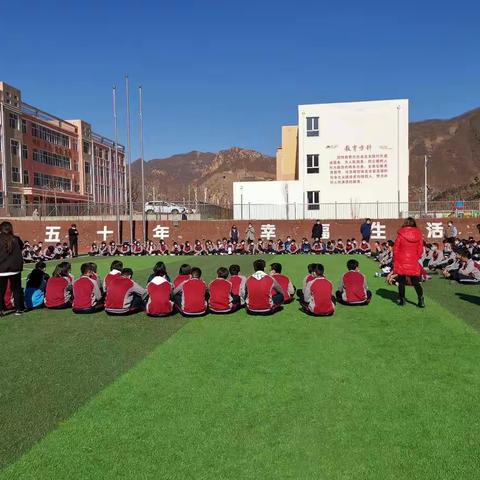 青松岭中学“传承红色经典 力行童心向党”拉歌赛活动