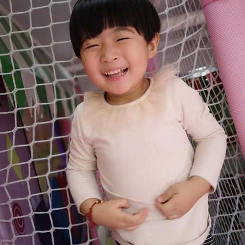 红黄蓝亲子园 欢乐小一班 孔羽瞳 九月成长记录💓