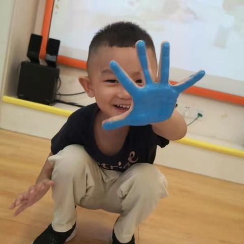 红黄蓝亲子园 欢乐小一班 魏聿成 九月成长记录💓