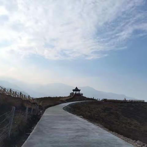 新华小学后刘校区三一班重阳节活动