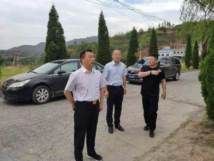 巩义市副市长,东泗河市级河长杨红伟带队开展巡河调研