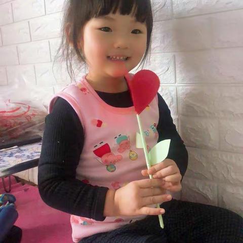 粮库幼儿园小二班宝贝们祝所有的妈妈女神节快乐