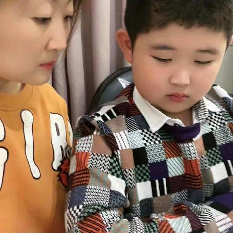 濮阳市实验小学 二年级12班 七色花博阅社  陪伴孩子 从我做起