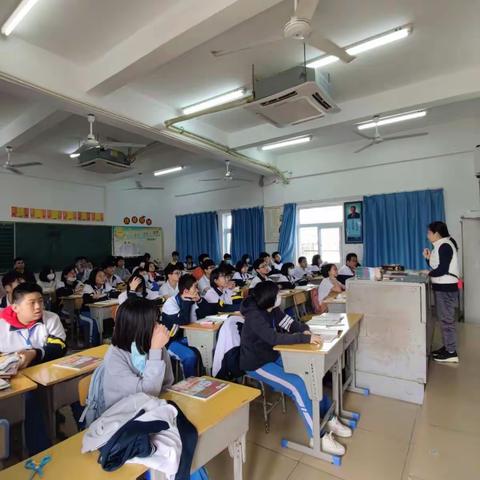 海口四中“师徒结对”《抗美援朝》听课活动纪实