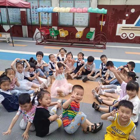 自信绽放，见证成长-联星幼儿园芽一班美好时光
