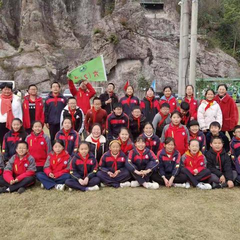 课堂中文明精神，拉练中野蛮体魄——记六（2）拉练活动