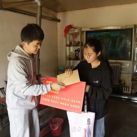 徐家坝村“暖心行”