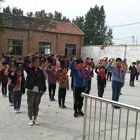 经典润心灵，书香溢校园