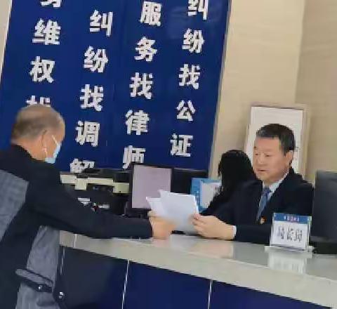 司法局：领导班子坐窗口 服务群众“零距离”