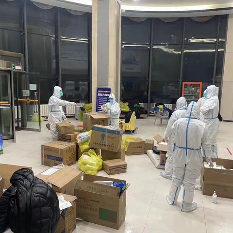 初心不改显本色，抗疫一线勇担当