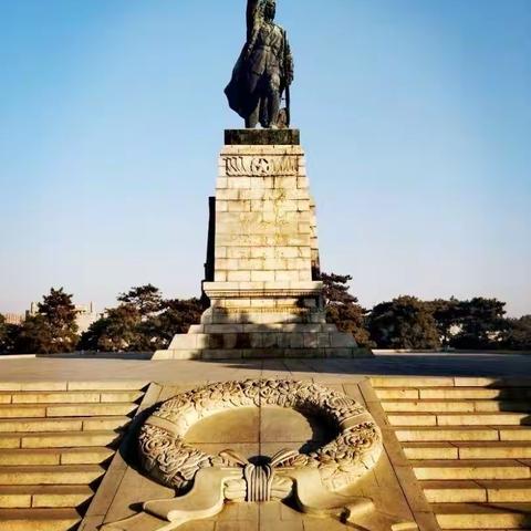 清明祭英烈  共筑中华魂