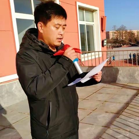 加强安全教育、创建和谐校园