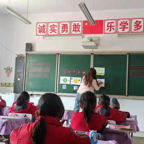 落实“三抓三促”行动课堂展风采，教研促成长-----癿藏学区杨家岭小学语文组教研活动