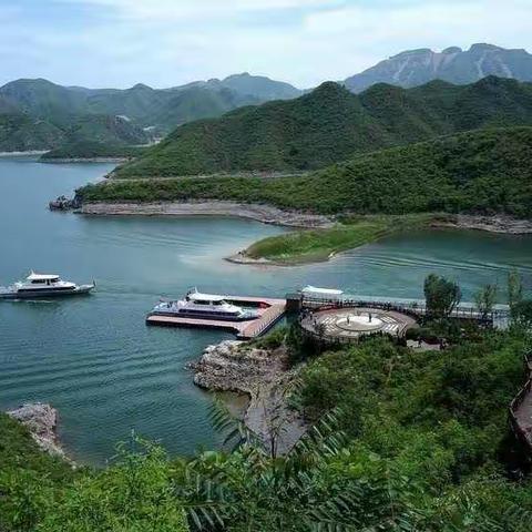 探路者漫山俱乐部:8-14（星期日）《易水湖+太行水镇》一日休闲游