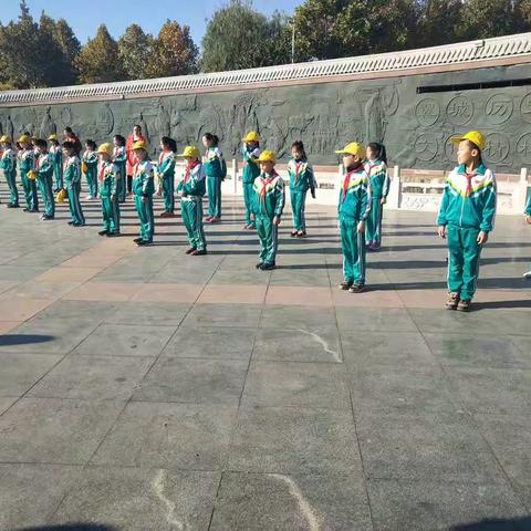 【第129期】翼城县北关小学“微行动 正能量”社会实践系列活动――“红领巾致敬七勇士”三（7）中队在行动