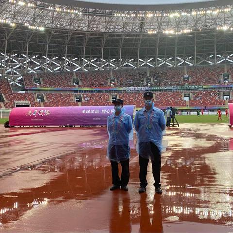 “护航十四运”—雨中执勤不言苦 坚守岗位保平安