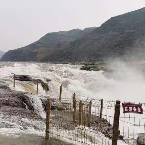 沿黄观光碛口古镇，太极湾，乾坤湾，北国风光，壶口瀑布，党家村，司马迁祠。（横幅照片点开后再连点两下放大看）