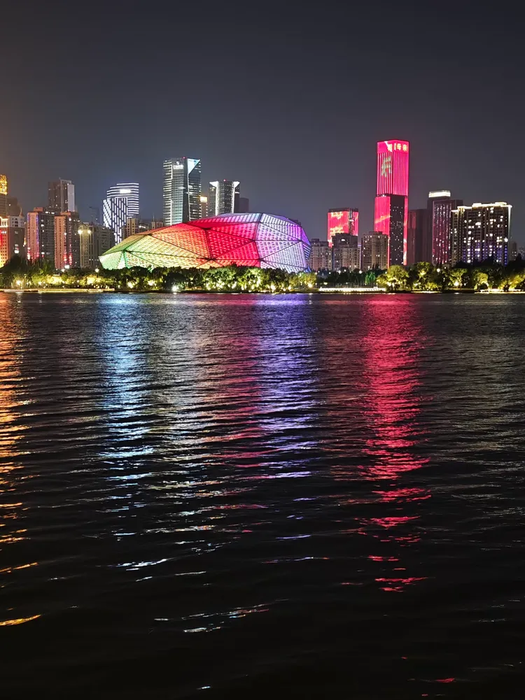 国庆节沈阳浑河边的灯光秀.王卫的美篇之