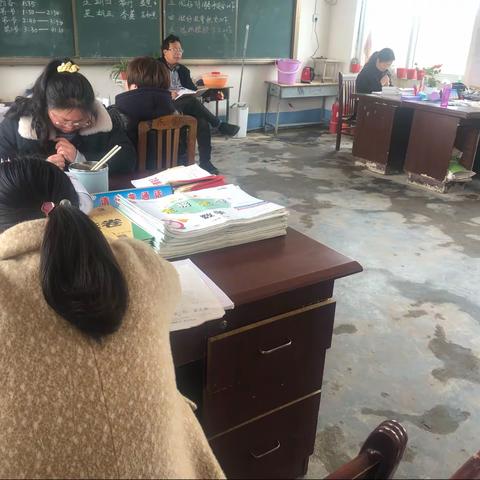 “以听促教，共同提高”——李屯镇柳屯小学开展听课活动