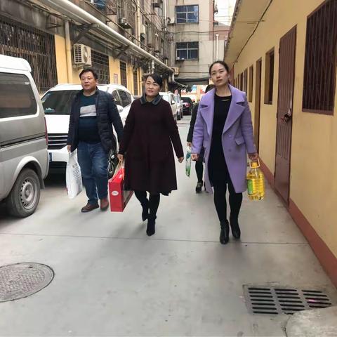 致敬道德模范  弘扬文明正能量——民政局慰问孝老爱亲模范魏三兴