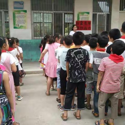 “珍爱生命 预防溺水”――花园小学防溺水活动纪实