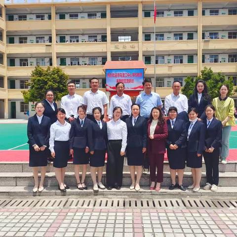 [党建引领  铸魂育人]校际交流研教学   并肩携手谱芬芳——记寻乌县澄江中心校与安远县九龙小学校际交流活动