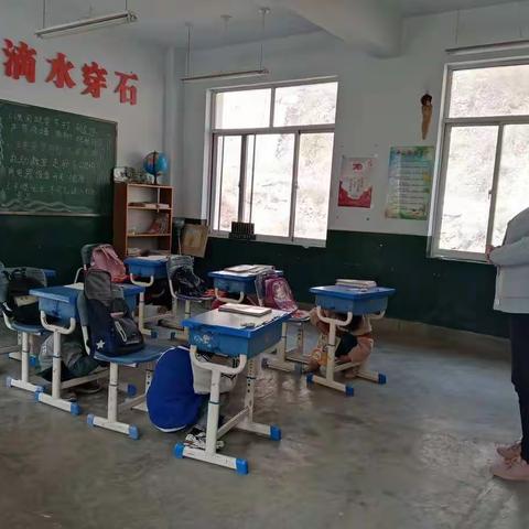 居安思危，防患未然——韩院学区菜地湾小学开展防震减灾疏散演练