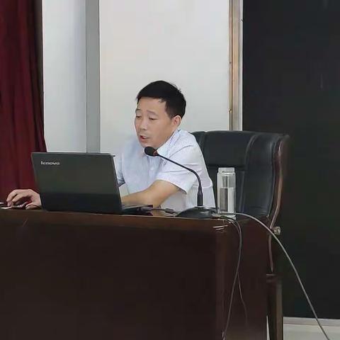 抓好党风廉政建设 党总支书记讲廉政党课