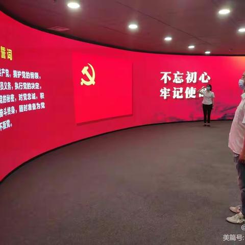 2021携手同行   2022再创辉煌