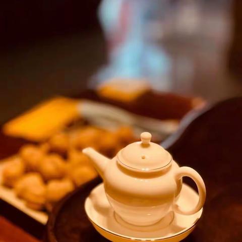 齐齐哈尔市三十四中学一年六班崔馨莹为父母泡茶