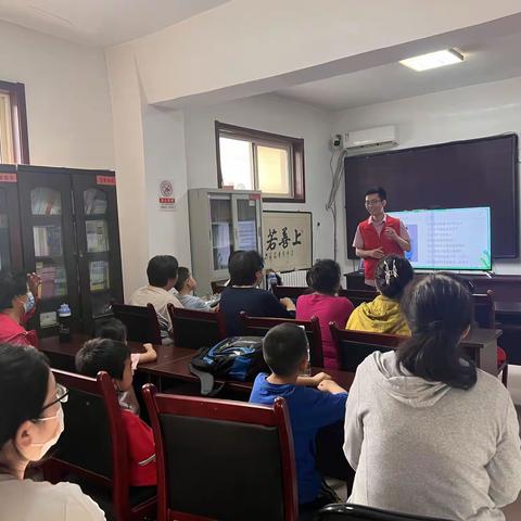 建安街道华平社区举办“小小读书会，阅读伴成长”亲子阅读活动